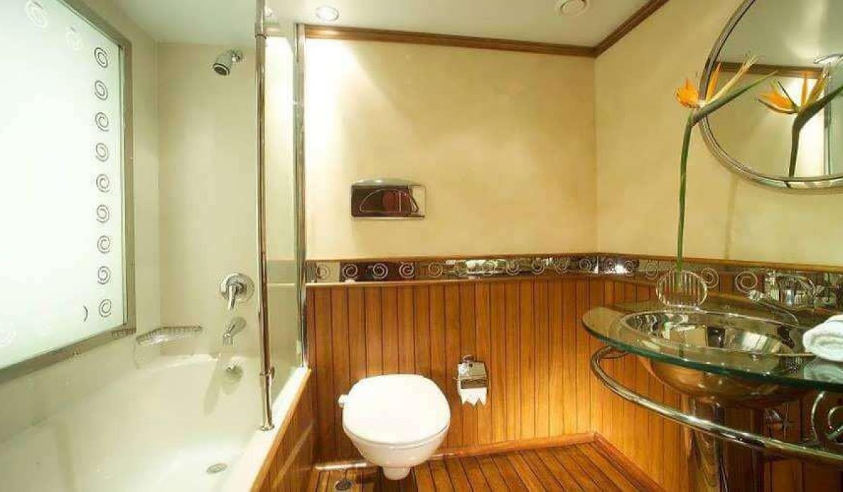 WhatsApp Image 2025-10-24 at 11.25.42 PM (1)