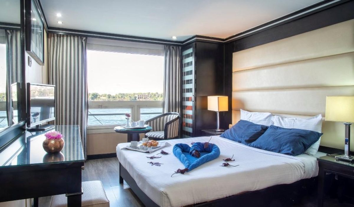 WhatsApp Image 2025-10-24 at 11.33.43 PM (2)