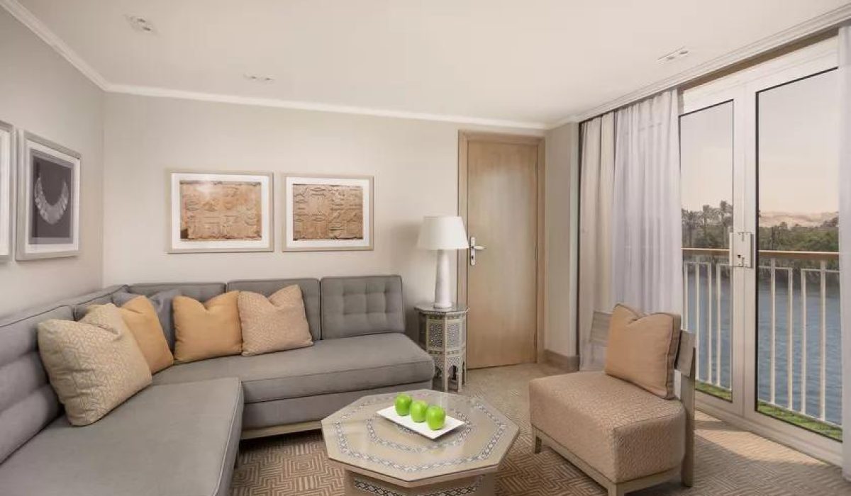 WhatsApp Image 2025-10-25 at 11.07.39 PM (1)