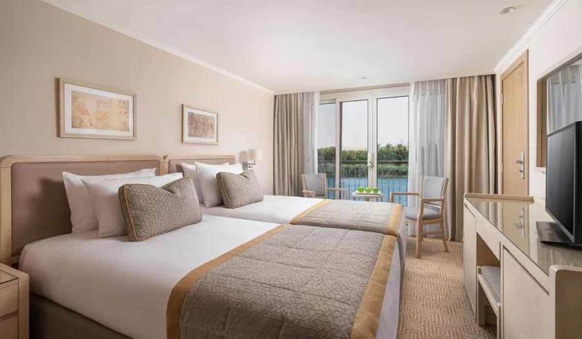 WhatsApp Image 2025-10-25 at 11.07.39 PM