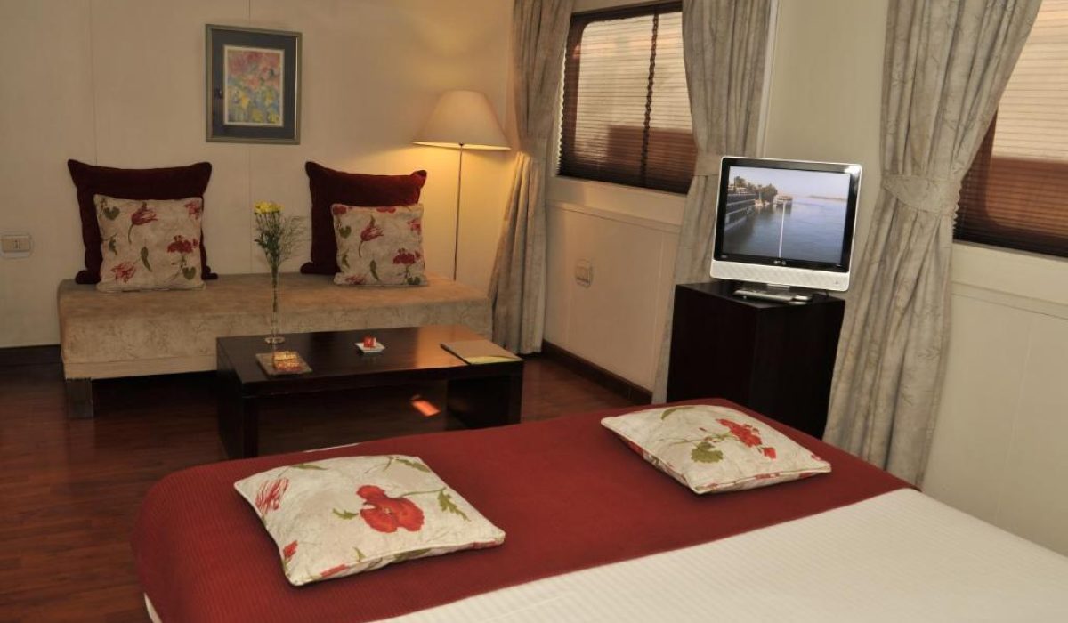 WhatsApp Image 2025-10-25 at 7.15.29 PM (2)