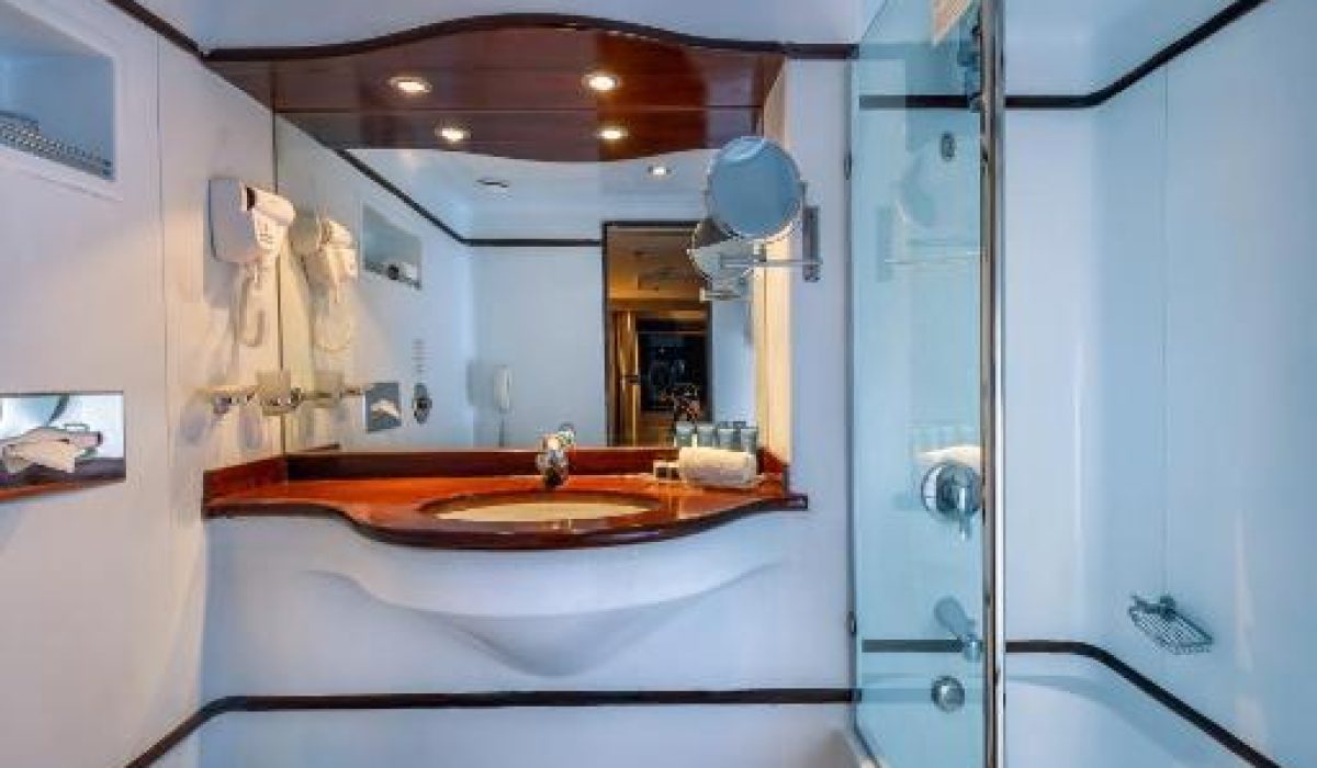 WhatsApp Image 2025-10-25 at 7.15.31 PM