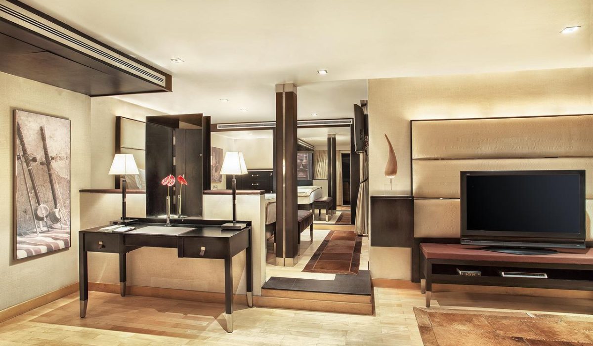 WhatsApp Image 2025-10-25 at 8.02.51 PM (2)