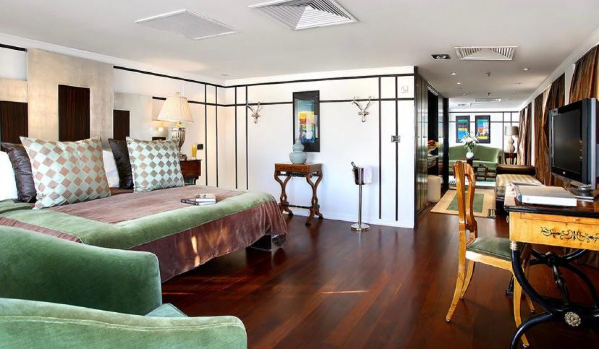 WhatsApp Image 2025-10-26 at 1.07.29 AM (2)